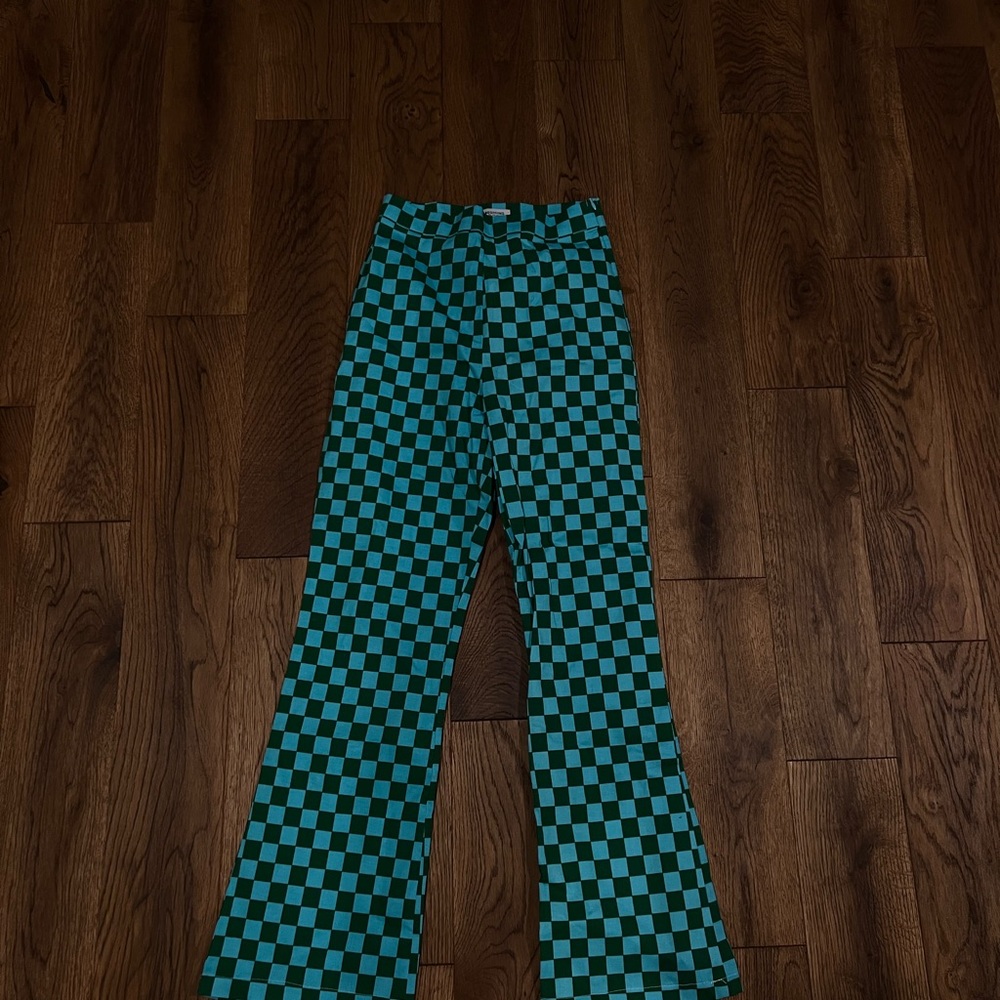 beginning boutique cropped checkered pants